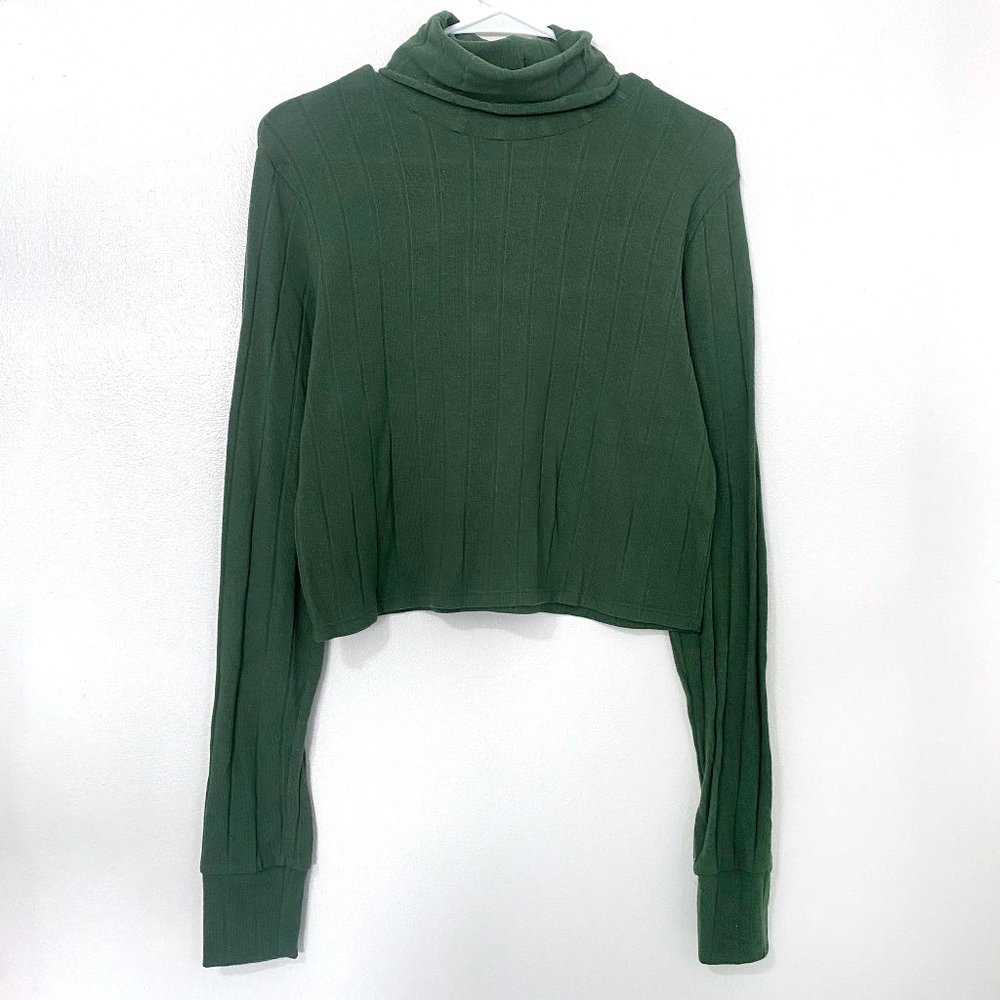 Ivy + Main Green Turtleneck Long Sleeve